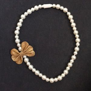 Pearl & Bow Necklace
